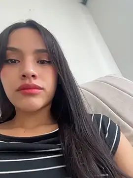 Snapshot of Mia-villalobos chatting on June 13, 2:04 pm Mia-villalobos online show from June 13, 2:04 pm