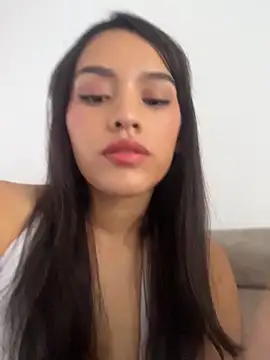 Snapshot of Mia-villalobos chatting on June 28, 3:40 pm Mia-villalobos online show from June 28, 3:40 pm