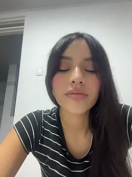 Snapshot of Mia-villalobos chatting on June 29, 11:27 pm Mia-villalobos online show from June 29, 11:27 pm