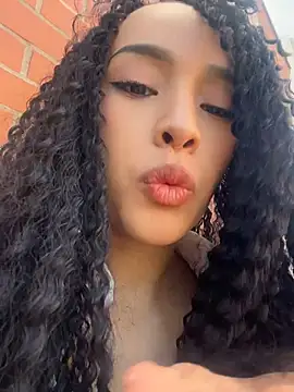 Snapshot of Mia-villalobos chatting on July 24, 1:42 pm Mia-villalobos online show from July 24, 1:42 pm