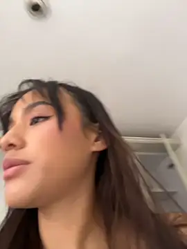 Snapshot of Mia-villalobos chatting on August 6, 3:25 pm Mia-villalobos online show from August 6, 3:25 pm