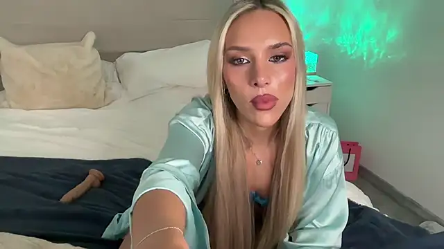 Naughtyblondex online show from June 3, 6:57 pm