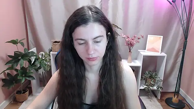 Snapshot of MistyBree chatting on May 1, 8:08 am MistyBree online show from May 1, 8:08 am