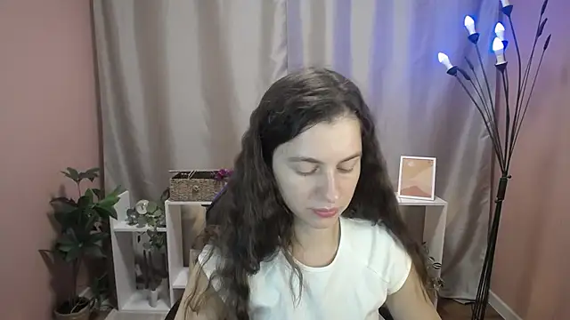 Snapshot of MistyBree chatting on July 24, 8:01 am MistyBree online show from July 24, 8:01 am