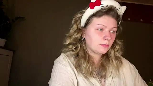 YoungAlina online show from April 15, 10:32 pm