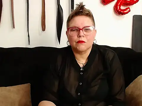 Leah R online show from March 10, 8:14 pm