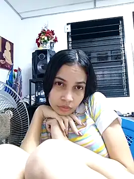 Snapshot of BiancaRoyale chatting on April 23, 8:13 am BiancaRoyale online show from April 23, 8:13 am