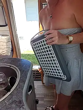 lescoquinsdu40 online show from April 20, 1:03 pm