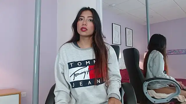 Cataleyaa23 online show from March 27, 7:24 pm