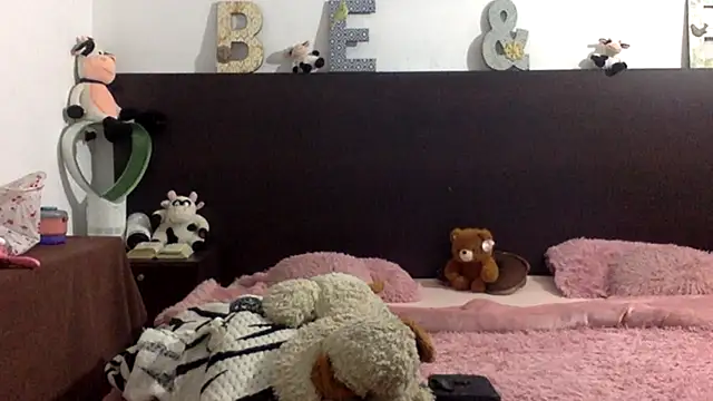 mommy-Milf online show from April 14, 1:44 am