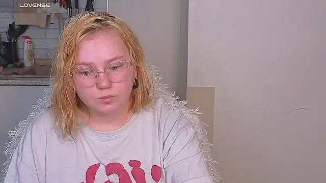 soft focus online show from June 7, 4:49 am