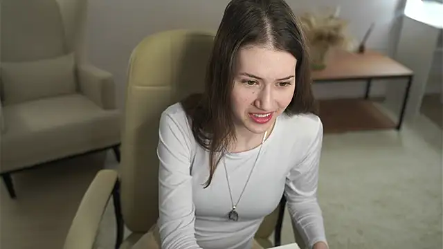 OdiIiaChavarria online show from March 3, 1:06 pm