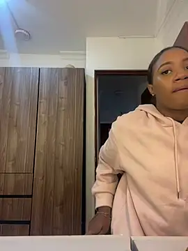 Emi rousse online show from April 13, 12:21 pm