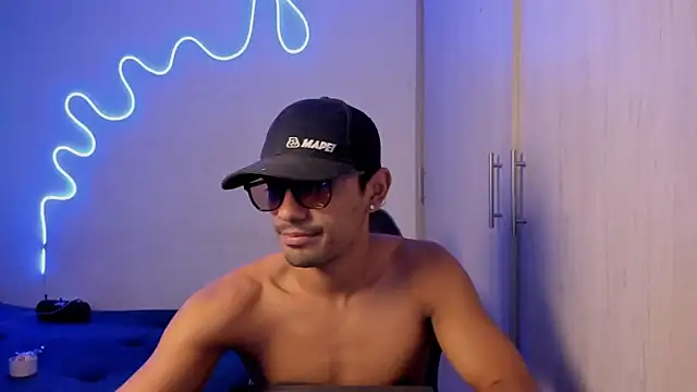 jossi12345j online show from April 2, 12:47 pm