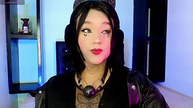 isadoraqueeen online show from April 9, 4:23 am