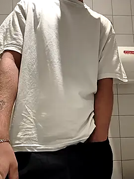 Snapshot of straightdude99 chatting on March 2, 8:15 pm straightdude99 online show from March 2, 8:15 pm