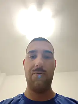 Snapshot of straightdude99 chatting on March 4, 12:27 am straightdude99 online show from March 4, 12:27 am