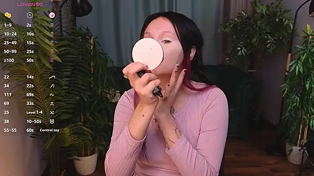 kittenlolla online show from March 26, 1:06 pm