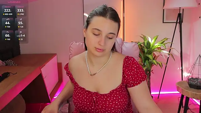 Snapshot of Nicole_De_Lux chatting on June 30, 5:41 am Nicole De Lux online show from June 30, 5:41 am