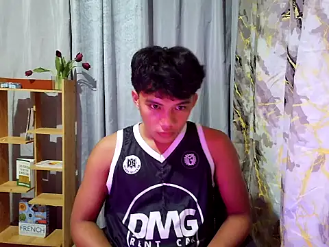 Snapshot of marksurelyhard chatting on June 16, 5:15 pm marksurelyhard online show from June 16, 5:15 pm