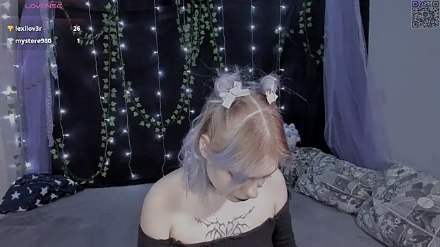 Snapshot of Nyokstynni chatting on March 2, 4:47 pm Nyokstynni online show from March 2, 4:47 pm