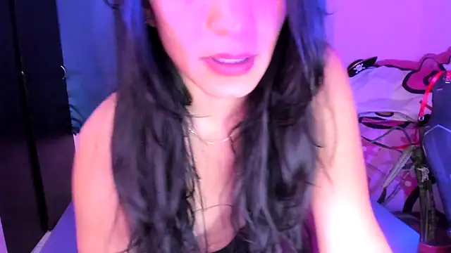 Snapshot of doll_katiuska chatting on July 4, 12:22 pm doll katiuska online show from July 4, 12:22 pm