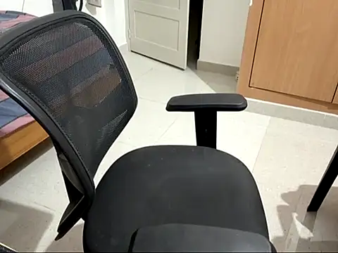 kratosTheHunk online show from May 28, 5:43 pm