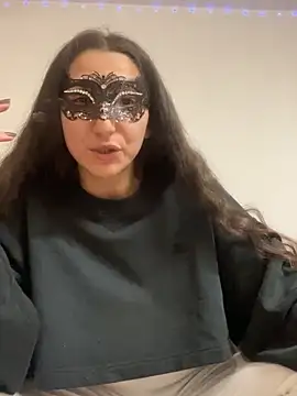 SwissLeonie online show from March 6, 8:05 pm