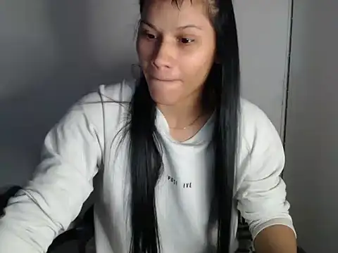 Snapshot of KathLovee chatting on June 9, 10:27 am KathLovee online show from June 9, 10:27 am