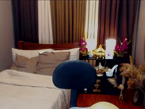 Snapshot of KieraLee chatting on March 2, 7:32 pm KieraLee online show from March 2, 7:32 pm