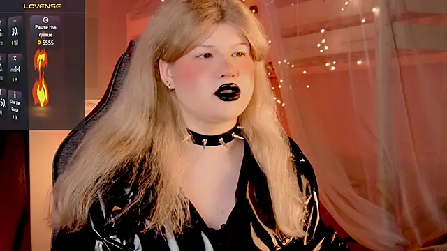 LilithNlsn online show from April 12, 1:10 am