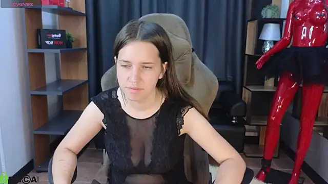 Snapshot of Molly_Miavka chatting on June 19, 6:40 am Molly Miavka online show from June 19, 6:40 am