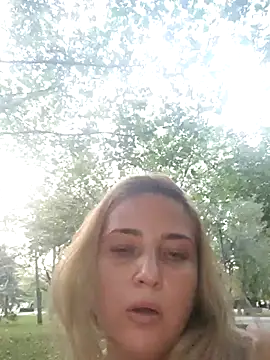 Snapshot of MellanieBliss chatting on July 5, 6:04 pm MellanieBliss online show from July 5, 6:04 pm