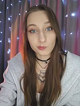 Snapshot of Emma_Willson chatting on April 22, 12:28 pm Emma Willson online show from April 22, 12:28 pm