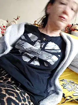 Snapshot of anayss17 chatting on March 21, 5:23 am anayss17 online show from March 21, 5:23 am