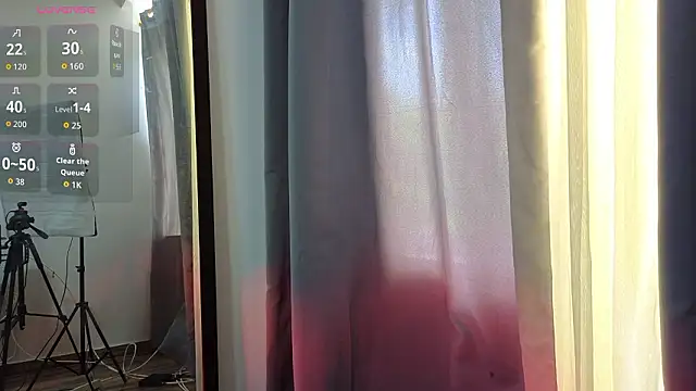 Emma Revees online show from March 29, 3:01 pm