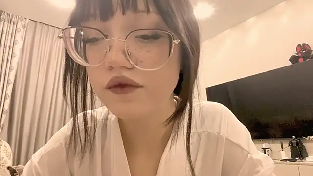 Snapshot of LoidaTrytten chatting on March 3, 6:14 pm LoidaTrytten online show from March 3, 6:14 pm