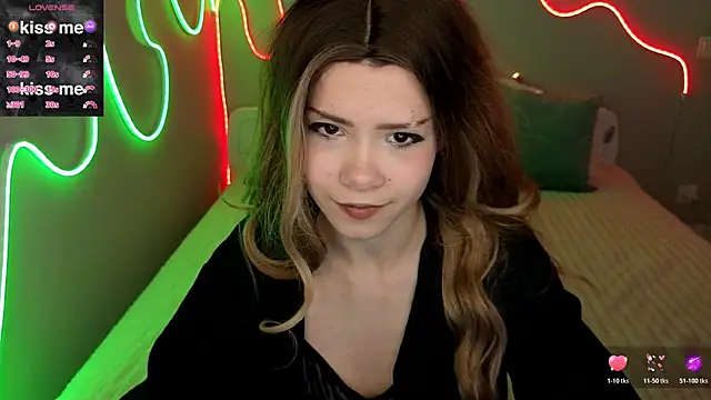 llittle-peachh online show from April 10, 10:03 pm