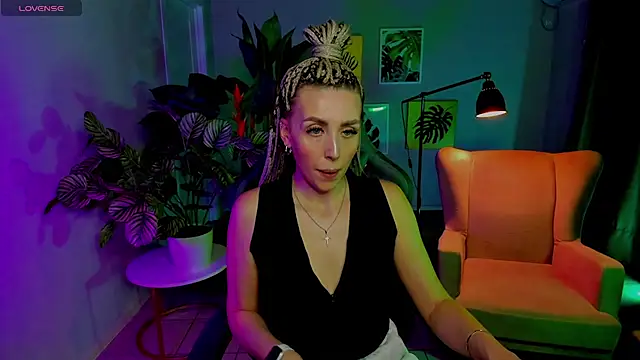 Snapshot of MonicaRiley chatting on June 23, 2:15 pm MonicaRiley online show from June 23, 2:15 pm
