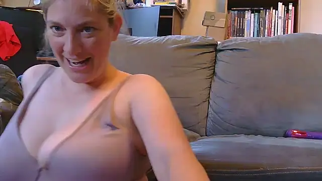 MistyMountains96 online show from June 15, 8:55 pm