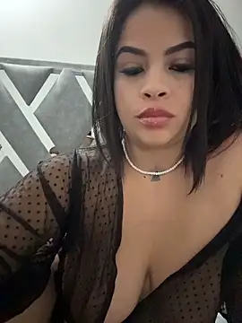 Snapshot of AriannaSmyth chatting on May 3, 10:32 am AriannaSmyth online show from May 3, 10:32 am