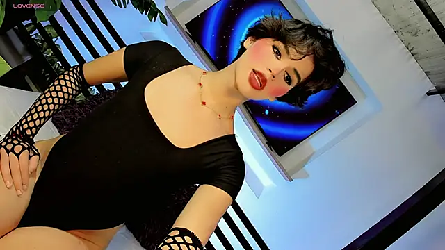 Snapshot of Valentiina_Foxx chatting on June 5, 2:01 pm Valentiina Foxx online show from June 5, 2:01 pm