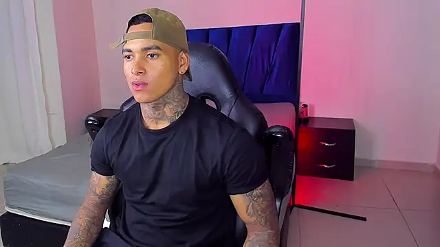 tyler bell  online show from March 26, 3:12 am