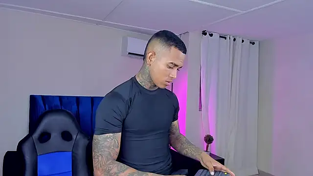 tyler bell  online show from April 23, 2:57 am