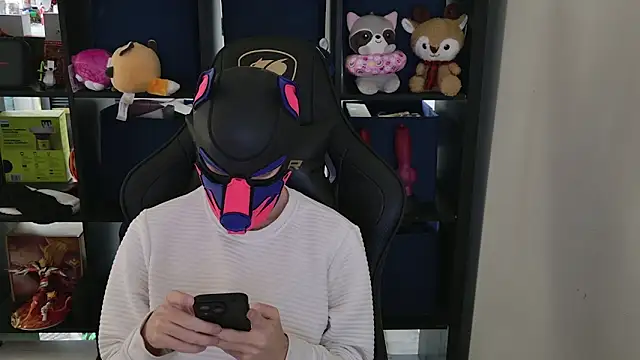 Snapshot of MellPUP chatting on April 9, 9:20 pm MellPUP online show from April 9, 9:20 pm