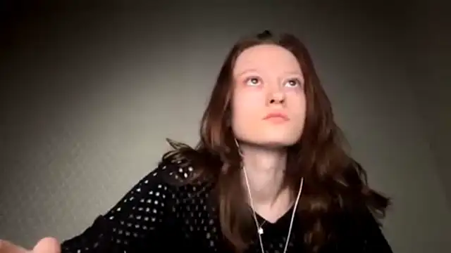 Snapshot of HousedMud chatting on March 2, 9:43 pm HousedMud online show from March 2, 9:43 pm