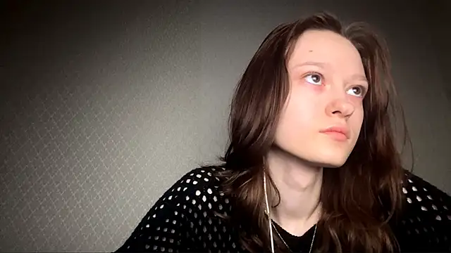 Snapshot of HousedMud chatting on March 3, 9:10 pm HousedMud online show from March 3, 9:10 pm