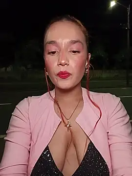 Snapshot of isabella_ferrer99 chatting on June 20, 4:59 am isabella ferrer99 online show from June 20, 4:59 am