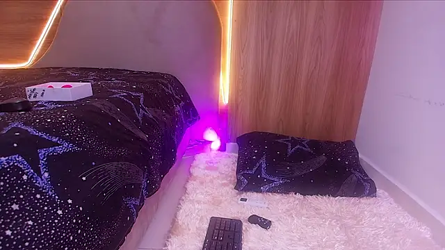 kiara lp online show from March 13, 3:24 am