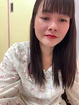 Little Muse78 online show from May 17, 3:04 am